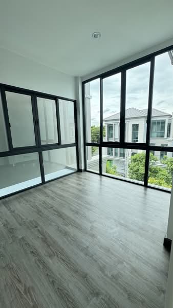 Baan Klang Muang Classe Sukhumvit 77, Bangkok, Soi On Nut 21, Suan Luang, Bangkok, 4 Bedrooms, 241 sqm, Single Detached House For Sale, by มาสสิณี ธนธัญนพรัตน์, 500478311 - DDproperty.com