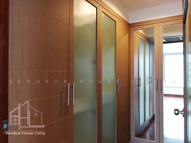 Queen’s Park View, Bangkok, 55 Soi Methi Niwet, Khong Tan, Khlong Toei, Bangkok, 4 Bedrooms, 450 sqm, Apartment For Rent, by Bangkok House Living, 500478324 - DDproperty.com