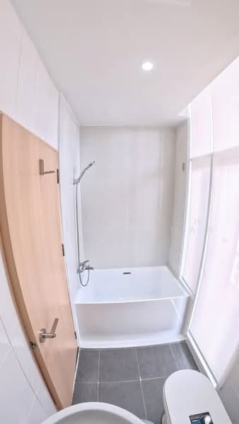 The Height, Bangkok, Soi Sukhumvit 55, Khlong Tan Nua, Watthana, Bangkok, 2 Bedrooms, 58 sqm, Condo For Rent, by Khemasooch Chiraburanan, 500478376 - DDproperty.com