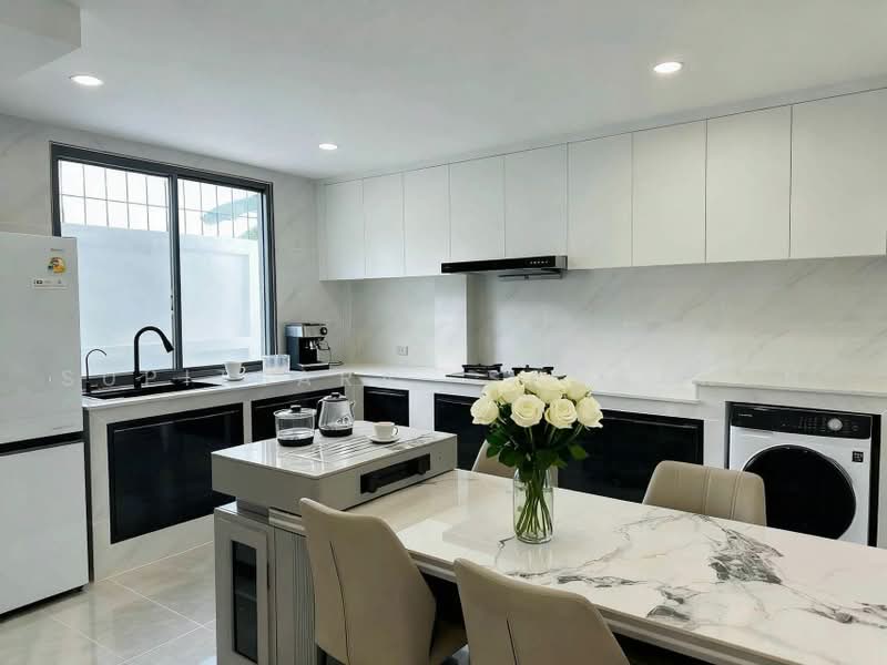 7-BR Villa, Chon Buri (Pattaya), Nong Pru, Bang Lamung (Pattaya), Chon Buri (Pattaya), 7 Bedrooms, 340 sqm, Villa For Sale, by Supitsara Sangarun, 500478382 - DDproperty.com