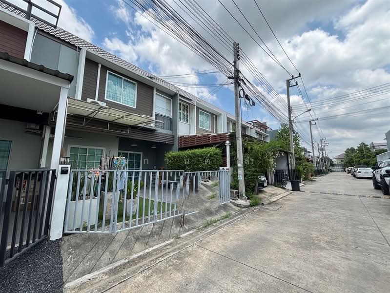 The Colors Don Mueang-Song Prapha, Pathum Thani, Songprapa Road, Lak Hok, Muang Pathum Thani, Pathum Thani, 3 Bedrooms, 110 sqm, Townhouse For Sale, by คุณ ชนกานต์ สำราญดี (กาน), 500478420 - DDproperty.com
