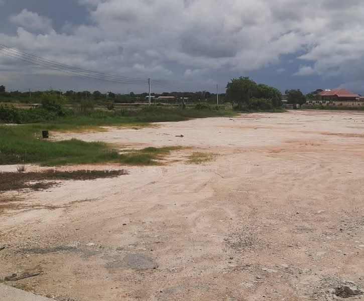 4 rai of land for sale in Bang Nang, already leveled and adjacent to a concrete road, Ban Kao Soi 10, Chon Buri (Pattaya), Bang Nang, Phan Thong, Chon Buri (Pattaya), , 6,400 sqm, Land For Sale, by RICHWELL INTERPLUS, 500478456 - DDproperty.com