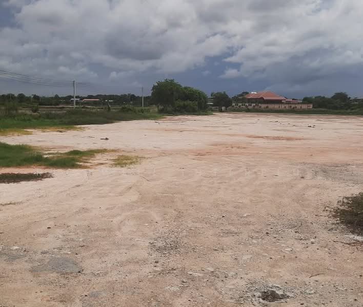4 rai of land for sale in Bang Nang, already leveled and adjacent to a concrete road, Ban Kao Soi 10, Chon Buri (Pattaya), Bang Nang, Phan Thong, Chon Buri (Pattaya), , 6,400 sqm, Land For Sale, by RICHWELL INTERPLUS, 500478456 - DDproperty.com