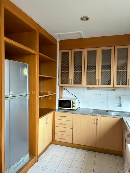 Siam Court Apartment, Bangkok, 130 ซอยสุขุมวิท 4 ถนนสุขุมวิท แขวง/เขตคลองเตย กทม., Khlong Toei, Bangkok, 1 Bedroom, 80 sqm, Apartment For Rent, by Khemasooch Chiraburanan, 500478458 - DDproperty.com