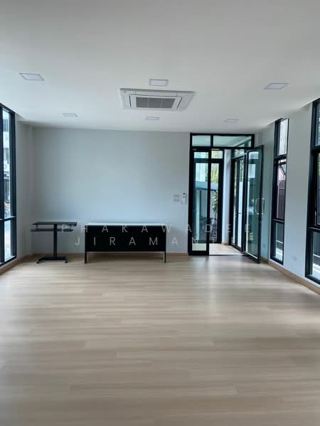 Prem Mansion : เปรม แมนชั่น, กรุงเทพ, 121 ซอยสุขุมวิท 12, คลองเตย, กรุงเทพ, 140 ตร.ม., อพาร์ทเมนท์ ให้เช่า, โดย Phakawadee Jiramanee, 500478696 - DDproperty.com