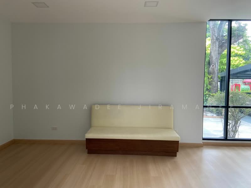 Prem Mansion, Bangkok, 121 Soi Sukhumvit 12, Khlong Toei, Bangkok, 1 Bedroom, 140 sqm, Apartment For Rent, by Phakawadee Jiramanee, 500478696 - DDproperty.com
