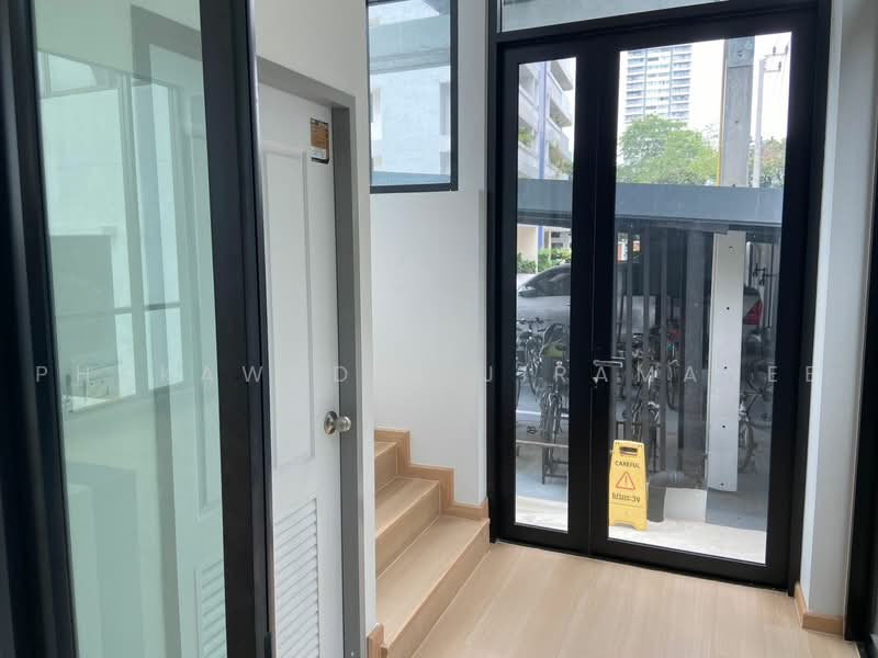 Prem Mansion, Bangkok, 121 Soi Sukhumvit 12, Khlong Toei, Bangkok, 1 Bedroom, 140 sqm, Apartment For Rent, by Phakawadee Jiramanee, 500478696 - DDproperty.com