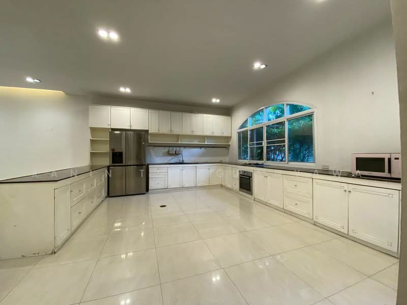 Prompak Gardens Condominium, Bangkok, Sukhumvit, Khlongtoei Nua, Watthana, Bangkok, 3 Bedrooms, 350 sqm, Condo For Rent, by Kanin Thangpanyawa, 500478710 - DDproperty.com