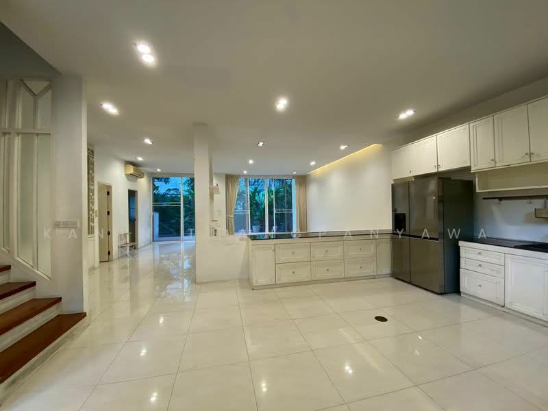 Prompak Gardens Condominium, Bangkok, Sukhumvit, Khlongtoei Nua, Watthana, Bangkok, 3 Bedrooms, 350 sqm, Condo For Rent, by Kanin Thangpanyawa, 500478710 - DDproperty.com