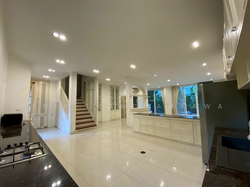 Prompak Gardens Condominium, Bangkok, Sukhumvit, Khlongtoei Nua, Watthana, Bangkok, 3 Bedrooms, 350 sqm, Condo For Rent, by Kanin Thangpanyawa, 500478710 - DDproperty.com