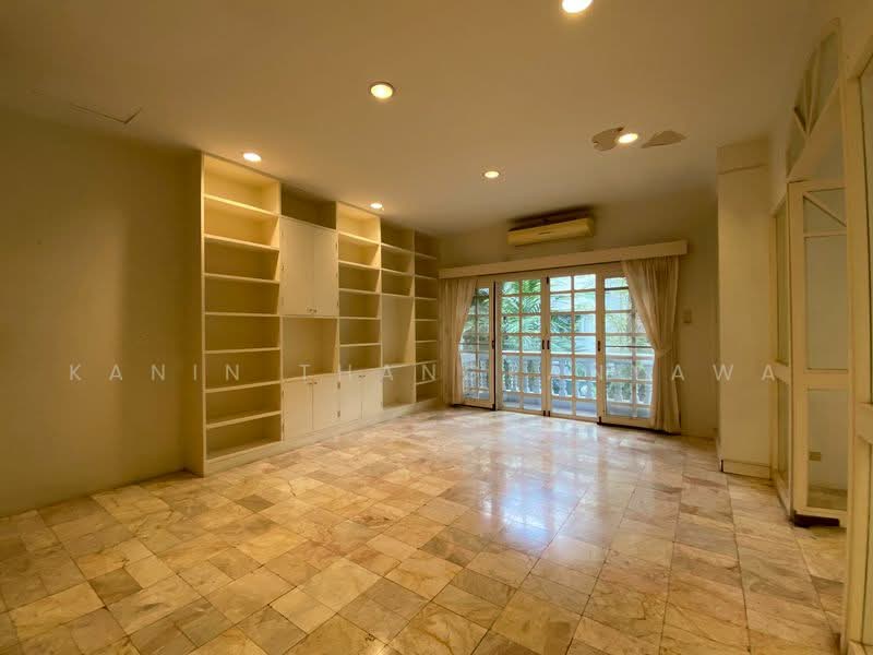 Prompak Gardens Condominium, Bangkok, Sukhumvit, Khlongtoei Nua, Watthana, Bangkok, 3 Bedrooms, 350 sqm, Condo For Rent, by Kanin Thangpanyawa, 500478710 - DDproperty.com