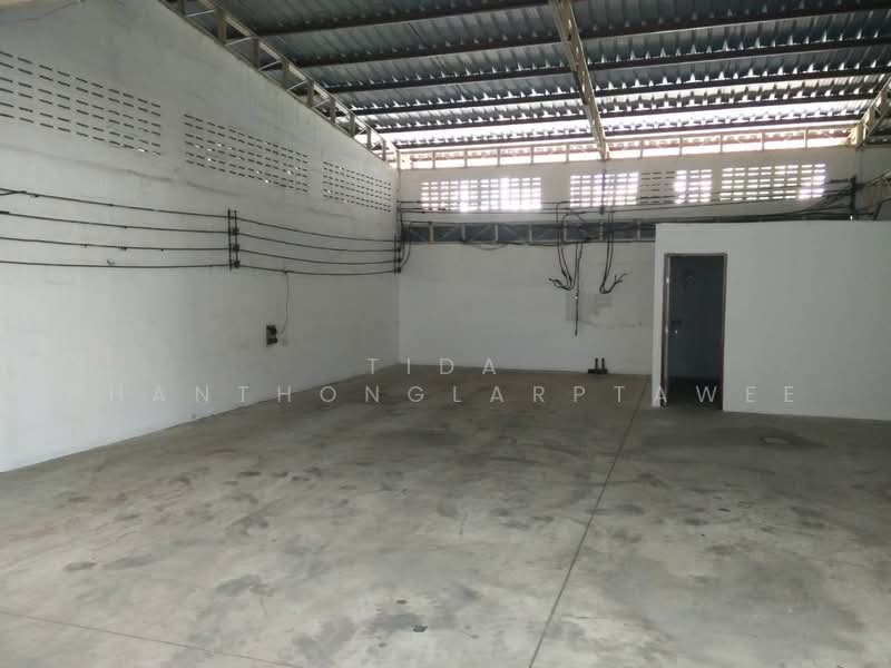 Warehouse for rent, On Nut, Sukhumvit 77. Convenient for large trucks. Close to BTS Skytrain and exp, Bangkok, Prawet, Bangkok, , 330 sqm, Warehouse/Factory For Rent, by Tida phanthonglarptawee, 500478712 - DDproperty.com