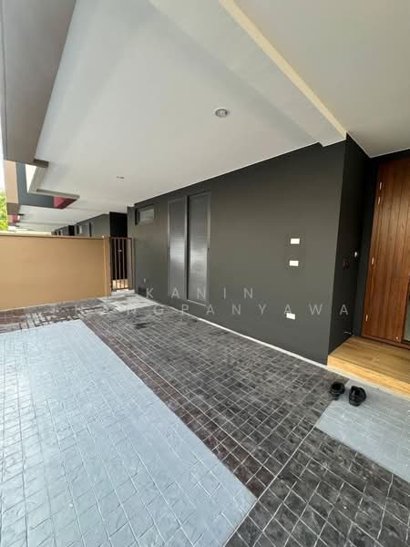 Baan Klang Muang Classe Sukhumvit 77, Bangkok, Soi On Nut 21, Suan Luang, Bangkok, 4 Bedrooms, 259 sqm, Single Detached House For Rent, by Kanin Thangpanyawa, 500478773 - DDproperty.com