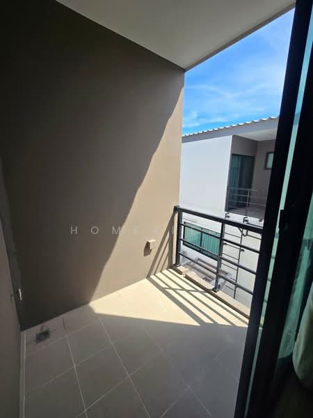 Baan Klang Muang Srinakarin – Onnut, Bangkok, 174 Soi On Nut 70/1, Prawet, Bangkok, 3 Bedrooms, 68 sqm, Townhouse For Rent, by Home4rent, 500478817 - DDproperty.com