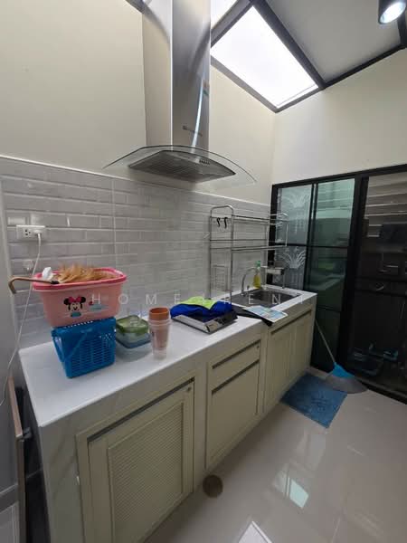 Baan Klang Muang Srinakarin – Onnut, Bangkok, 174 Soi On Nut 70/1, Prawet, Bangkok, 3 Bedrooms, 68 sqm, Townhouse For Rent, by Home4rent, 500478817 - DDproperty.com