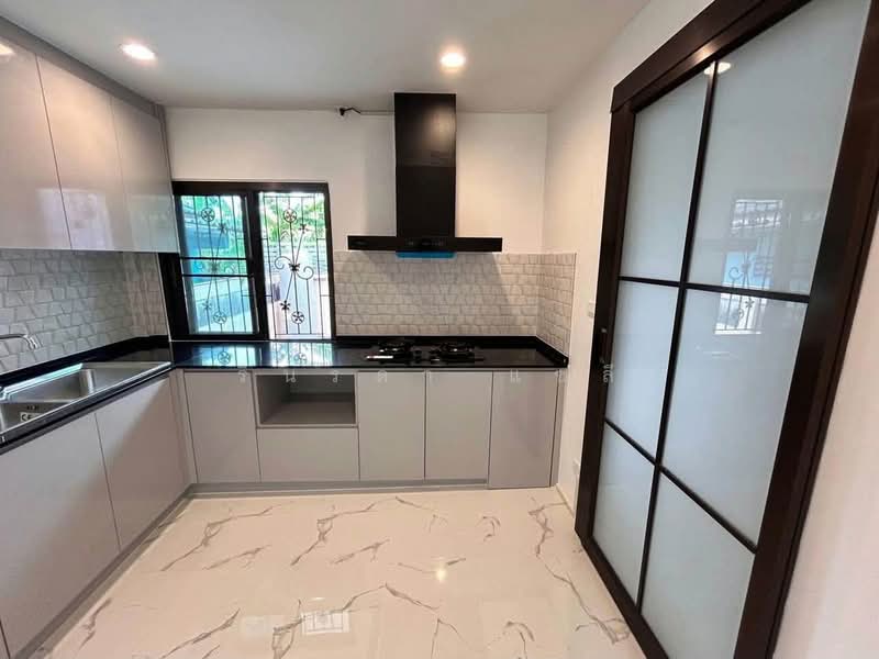 หมู่บ้านเพชรวิฑูรย์, Samut Prakan, เทพารักษ์, Thepharak, Muang Samut Prakarn, Samut Prakan, 4 Bedrooms, 200 sqm, Single Detached House For Sale, by Rinrada Saelee, 500478848 - DDproperty.com