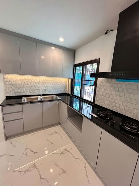 หมู่บ้านเพชรวิฑูรย์, Samut Prakan, เทพารักษ์, Thepharak, Muang Samut Prakarn, Samut Prakan, 4 Bedrooms, 200 sqm, Single Detached House For Sale, by Rinrada Saelee, 500478848 - DDproperty.com