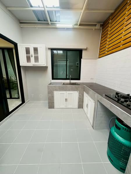 The Atrium, Bangkok, 10220, Khlong Tanon, Sai Mai, Bangkok, 3 Bedrooms, 1 sqm, Townhouse For Rent, by Holtop Property, 500478884 - DDproperty.com