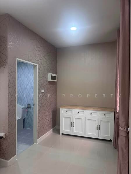 The Atrium, Bangkok, 10220, Khlong Tanon, Sai Mai, Bangkok, 3 Bedrooms, 1 sqm, Townhouse For Rent, by Holtop Property, 500478884 - DDproperty.com