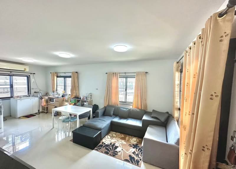 Modi Villa Ladkrabang-Suvarnabhumi, Chachoengsao, Luang Phaeng Road, Khlong Luang Phaeng, Muang Chachoengsao, Chachoengsao, 3 Bedrooms, 100 sqm, Townhouse For Sale, by The Best Property ต้อย, 500478891 - DDproperty.com