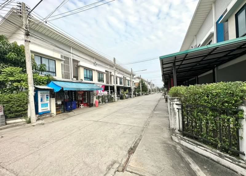Modi Villa Ladkrabang-Suvarnabhumi, Chachoengsao, Luang Phaeng Road, Khlong Luang Phaeng, Muang Chachoengsao, Chachoengsao, 3 Bedrooms, 100 sqm, Townhouse For Sale, by The Best Property ต้อย, 500478891 - DDproperty.com