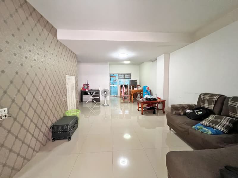 แฟมิลี่ ซิตี้ ทาวน์ 6, Chon Buri (Pattaya), Na Pa, Muang Chon Buri, Chon Buri (Pattaya), 3 Bedrooms, 100 sqm, Townhouse For Sale, by The Best Property เจต, 500478918 - DDproperty.com