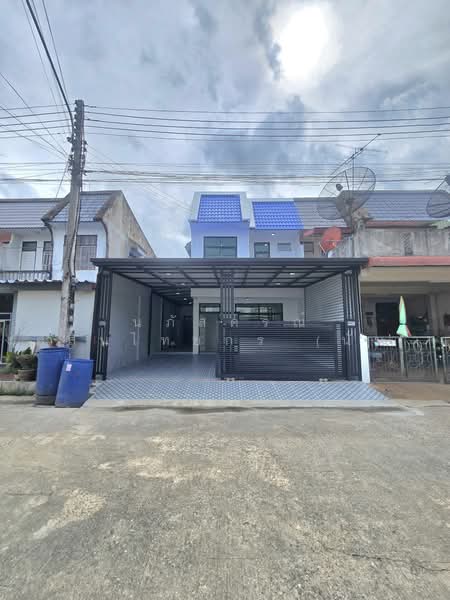 หมู่บ้านอยู่เจริญ1 คลอง4 ถนนพระองค์เจ้าสาย ถนนไสวประชาราษฎร์ ตำบลบึงยี่โถ อำเภอธัญบุรี ปทุมธานี, Pathum Thani, ไสวประชาราษฎร์, Bang Yitho, Thanyaburi, Pathum Thani, 3 Bedrooms, 120 sqm, Townhouse For Sale, by นภัสศรณ์ วงศ์สินไทยกร (นันท์), 500478931 - DDproperty.com