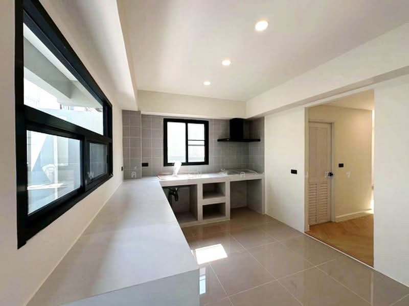 Townhome Chokchai 4 Soi 54, Bangkok, โชคชัย 4, Lat Phrao, Bangkok, 3 Bedrooms, 200 sqm, Townhouse For Rent, by นัฐพงค์ มณีอัครเนตร, 500478996 - DDproperty.com