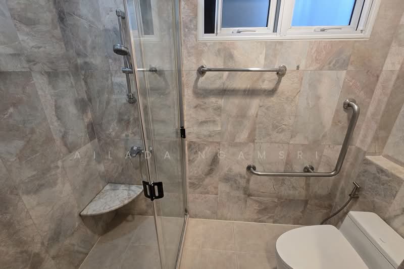 Land with 2 houses for sale in Phrom Phong, Bangkok, Sukhumvit 22, Khlong Toei, Bangkok, 6 Bedrooms, 268 sqm, Single Detached House For Sale, by Ailada Ngamsri, 500479169 - DDproperty.com
