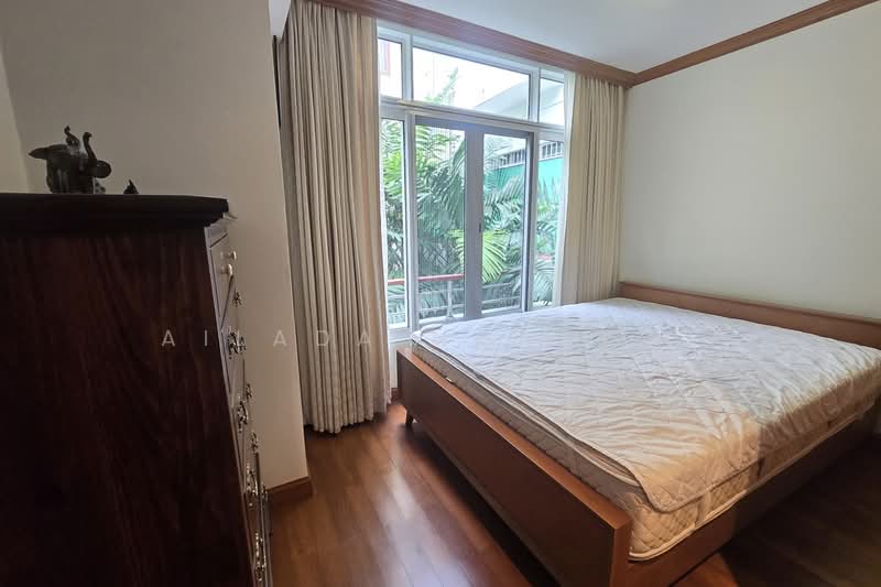 ขายที่ดินพร้อมบ้าน 2 หลัง ในย่านพร้อมพงษ์, กรุงเทพ, Sukhumvit 22, คลองเตย, คลองเตย, กรุงเทพ, 268 ตร.ม., บ้านเดี่ยว ขาย, โดย Ailada Ngamsri, 500479169 - DDproperty.com