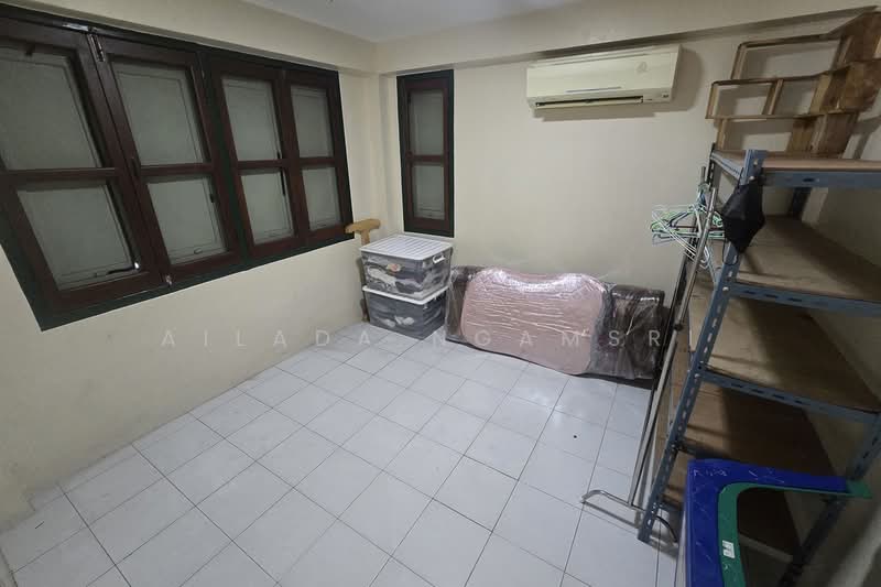 ขายที่ดินพร้อมบ้าน 2 หลัง ในย่านพร้อมพงษ์, กรุงเทพ, Sukhumvit 22, คลองเตย, คลองเตย, กรุงเทพ, 268 ตร.ม., บ้านเดี่ยว ขาย, โดย Ailada Ngamsri, 500479169 - DDproperty.com