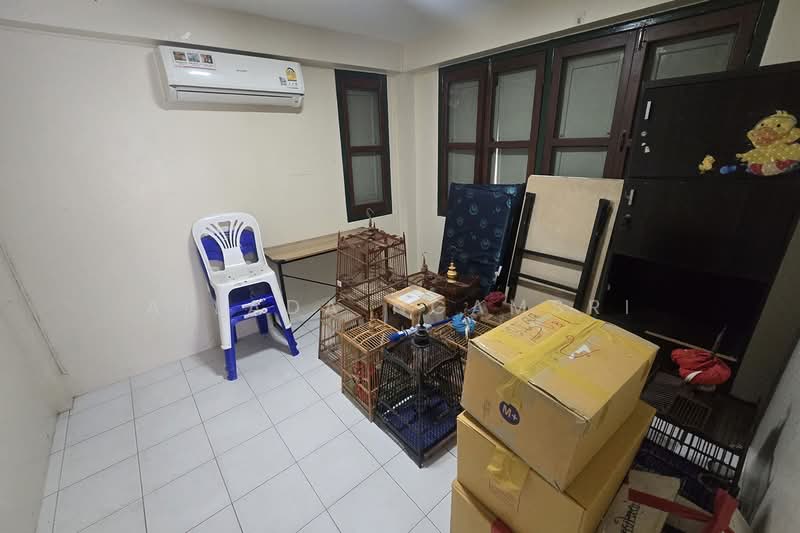 Land with 2 houses for sale in Phrom Phong, Bangkok, Sukhumvit 22, Khlong Toei, Bangkok, 6 Bedrooms, 268 sqm, Single Detached House For Sale, by Ailada Ngamsri, 500479169 - DDproperty.com