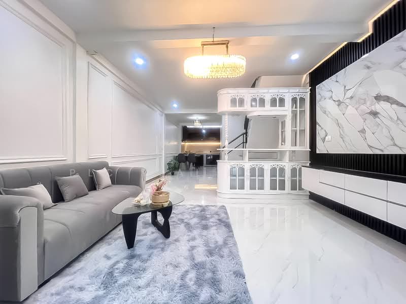 Stylish Townhouse for Sale Noen Plub Wan Pattaya 2 Bedroom, Chon Buri (Pattaya), Bang Lamung, Bang Lamung (Pattaya), Chon Buri (Pattaya), 2 Bedrooms, 72 sqm, Townhouse For Sale, by PLC real estate, 500479190 - DDproperty.com