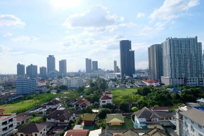 Lumpini Ville Sukhumvit 77-2, Bangkok, On Nut Rd, Suan Luang, Bangkok, 2 Bedrooms, 45 sqm, Condo For Rent, by Thitiphan Prasopkiatpoca, 500479196 - DDproperty.com