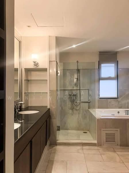 TBI Tower, Bangkok, Soi Sukhumvit 30, Khong Tan, Khlong Toei, Bangkok, 3 Bedrooms, 446 sqm, Condo For Rent, by Nitchakarn Wanitwichakornkit, 500479217 - DDproperty.com