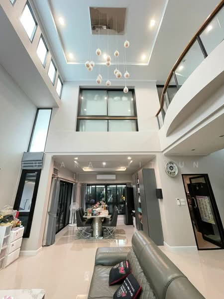 Supalai Essence Suanluang, Bangkok, Prawet, Bangkok, 5 Bedrooms, 321 sqm, Single Detached House For Sale, by Jutarat Jitmun, 500479270 - DDproperty.com
