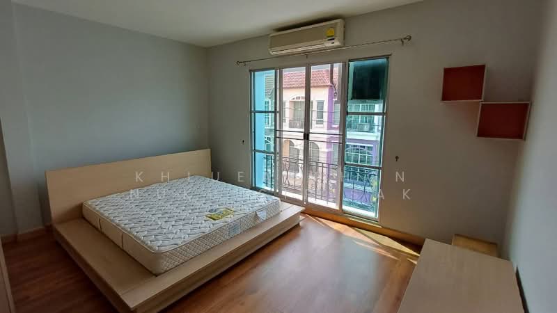 Baan Klang Muang Chokchai 4, Bangkok, Chokchai 4 Road, Lat Phrao, Bangkok, 3 Bedrooms, 180 sqm, Townhouse For Rent, by Khlueanphon Nukulsirisak, 500479288 - DDproperty.com
