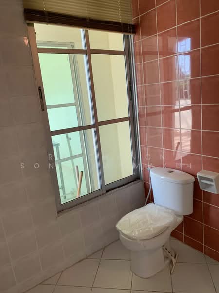 4-BR Townhouse, Bangkok, Suan Luang, Bangkok, 4 Bedrooms, 240 sqm, Townhouse For Rent, by Ratchanon Songthammakul, 500479346 - DDproperty.com