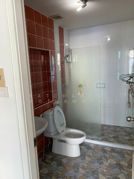4-BR Townhouse, Bangkok, Suan Luang, Bangkok, 4 Bedrooms, 240 sqm, Townhouse For Rent, by Ratchanon Songthammakul, 500479346 - DDproperty.com