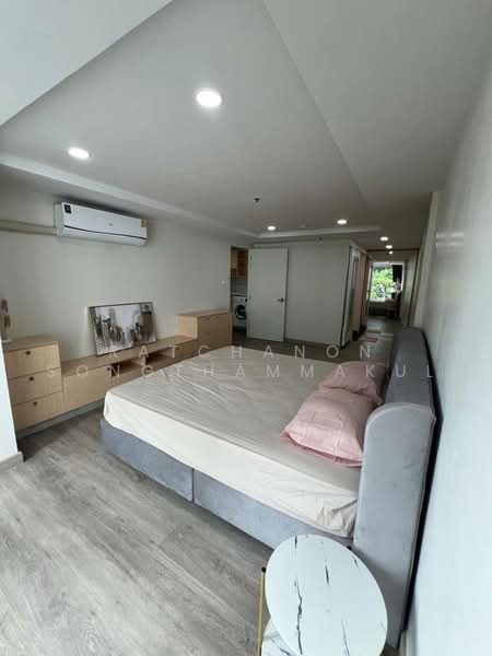 The Trendy, Bangkok, 10 Soi Sukhumvit 13, Khlongtoei Nua, Watthana, Bangkok, 2 Bedrooms, 65 sqm, Condo For Rent, by Ratchanon Songthammakul, 500479354 - DDproperty.com