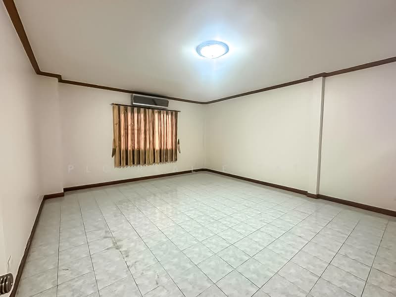 Spacious 2 Storey House for Sale Noen Plab Wan East Pattaya, Chon Buri (Pattaya), Bang Lamung, Bang Lamung (Pattaya), Chon Buri (Pattaya), 4 Bedrooms, 2,752 sqm, Single Detached House For Sale, by PLC real estate, 500479360 - DDproperty.com