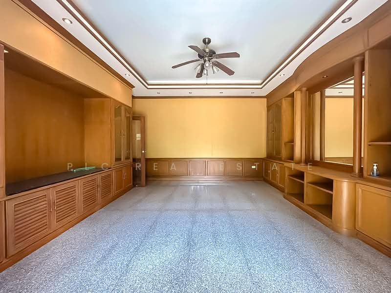 Spacious 2 Storey House for Sale Noen Plab Wan East Pattaya, Chon Buri (Pattaya), Bang Lamung, Bang Lamung (Pattaya), Chon Buri (Pattaya), 4 Bedrooms, 2,752 sqm, Single Detached House For Sale, by PLC real estate, 500479360 - DDproperty.com