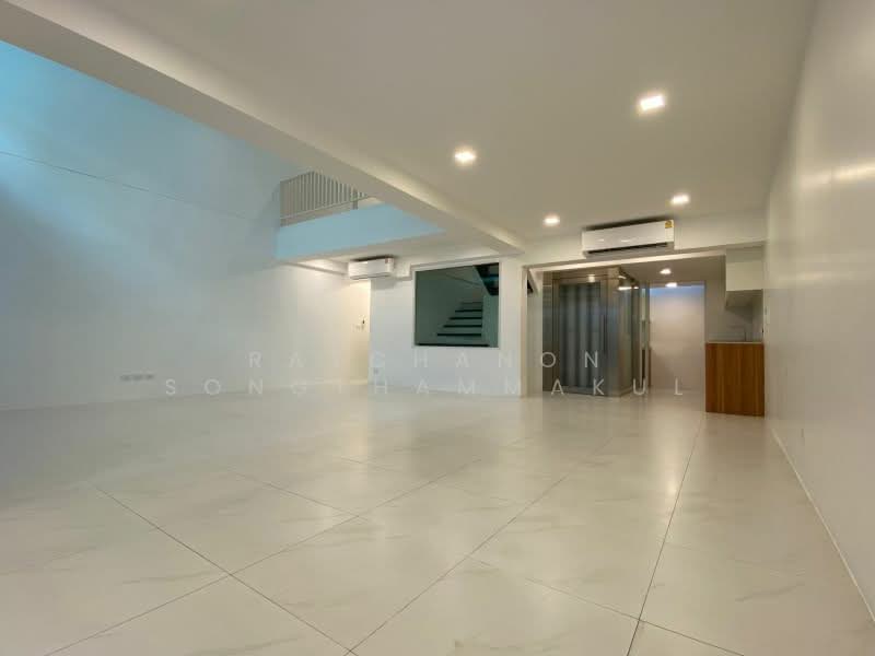 3-BR Townhouse, Bangkok, Khlongtoei Nua, Watthana, Bangkok, 3 Bedrooms, 350 sqm, Townhouse For Rent, by Ratchanon Songthammakul, 500479365 - DDproperty.com
