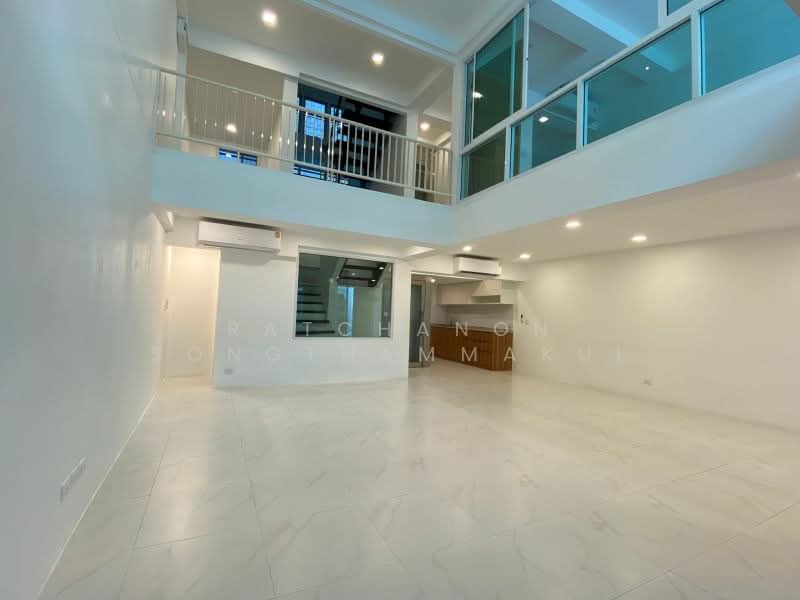 3-BR Townhouse, Bangkok, Khlongtoei Nua, Watthana, Bangkok, 3 Bedrooms, 350 sqm, Townhouse For Rent, by Ratchanon Songthammakul, 500479365 - DDproperty.com