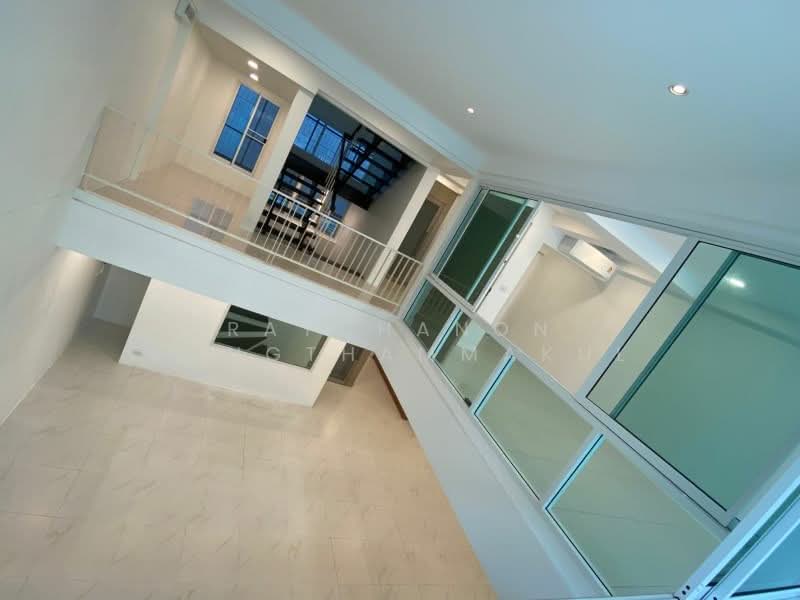 3-BR Townhouse, Bangkok, Khlongtoei Nua, Watthana, Bangkok, 3 Bedrooms, 350 sqm, Townhouse For Rent, by Ratchanon Songthammakul, 500479365 - DDproperty.com
