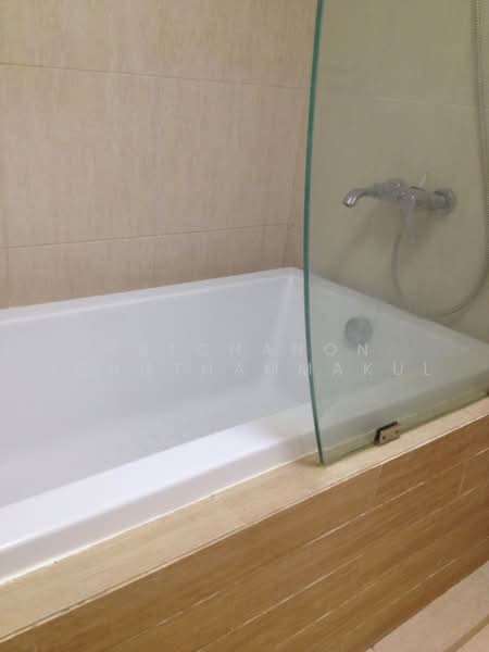 The Clover Thonglor Residence, Bangkok, Soi Sukhumvit 55, Khlong Tan Nua, Watthana, Bangkok, 1 Bedroom, 48 sqm, Condo For Rent, by Ratchanon Songthammakul, 500479367 - DDproperty.com