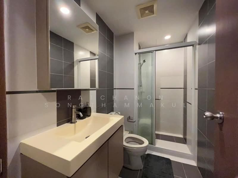 The Base Sukhumvit 77, Bangkok, 289 Sukhumvit 77 Road, Phra Kanong Nua, Watthana, Bangkok, 2 Bedrooms, 57 sqm, Condo For Rent, by Ratchanon Songthammakul, 500479417 - DDproperty.com