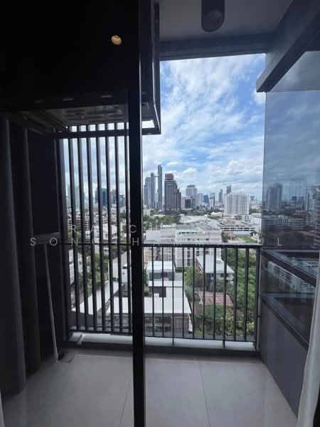 Maru Ekkamai 2, Bangkok, 70-5 Sukhumvit 63 Road, Phra Kanong Nua, Watthana, Bangkok, 1 Bedroom, 30 sqm, Condo For Rent, by Ratchanon Songthammakul, 500479421 - DDproperty.com