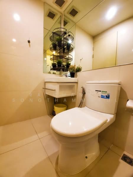 Life Asoke, Bangkok, Asoke-Dindang Road, Bang Kapi, Huai Khwang, Bangkok, 1 Bedroom, 35 sqm, Condo For Rent, by Ratchanon Songthammakul, 500479439 - DDproperty.com