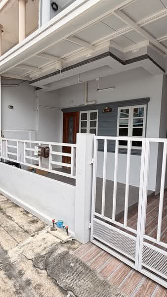 หมู่บ้านอัมพรเพลส 1 ซอยมหาหงล์ สุขาภิบาล 5 ซอย 41, กรุงเทพ, สุขาภิบาล 5 ซอย 41, ออเงิน, สายไหม, กรุงเทพ, 88 ตร.ม., ทาวน์เฮ้าส์ ให้เช่า, โดย ทยิดา ยุบลวัฒน์, 500479482 - DDproperty.com